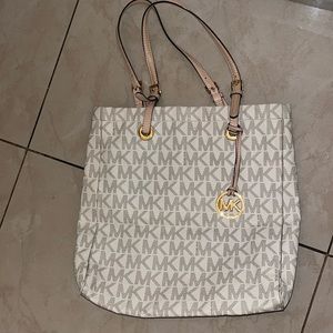 Michael Kors vainilla tote❤️
